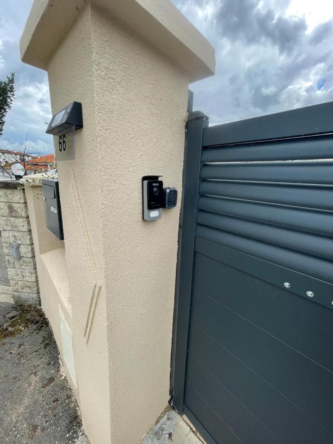 O'Bon'Plan Apartment Givors Bagian luar foto